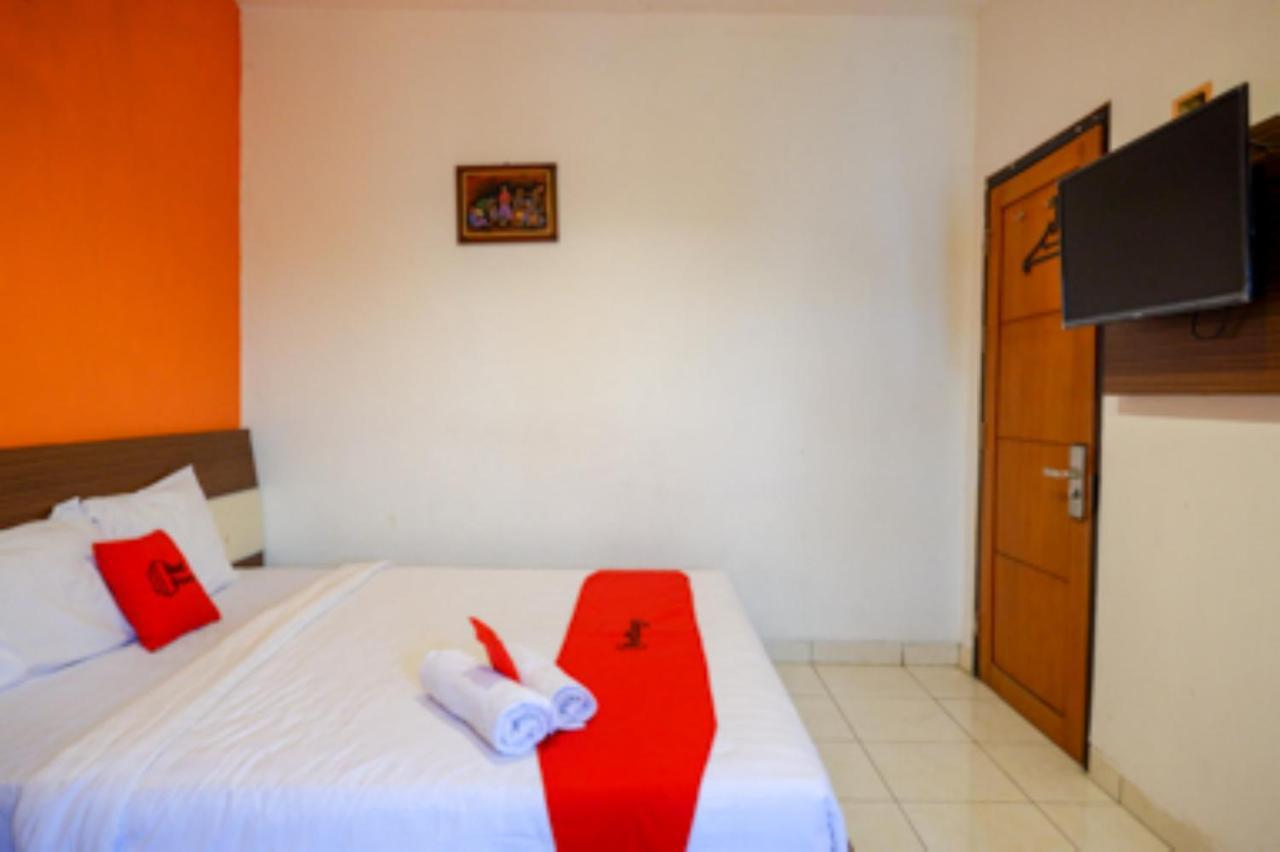 Oyo 1251 Residence 8 Semarang Exterior foto